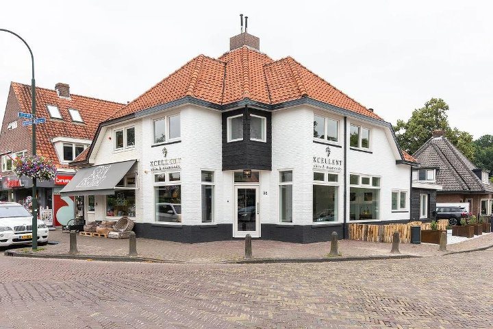 Het hoekpand aan het Zevenend in Laren